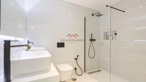 Apartamento T2 para Venda em Glória e Vera Cruz