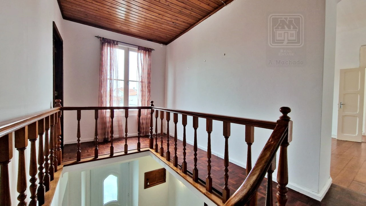 Moradia T3 para Venda em Arrifes Foto 9