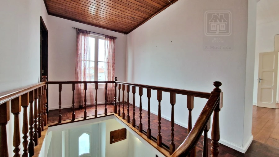 Moradia T3 para Venda em Arrifes Foto 9