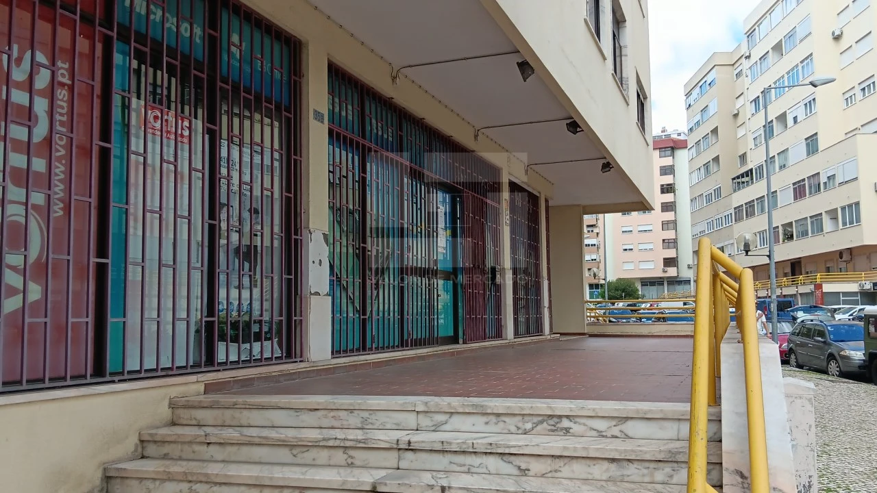 Loja para Venda em Benfica Foto 2