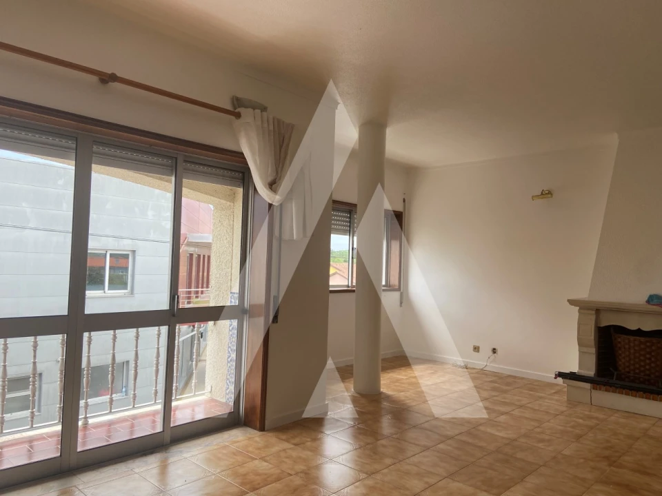 Apartamento T3 para Venda em Covões e Camarneira Foto 3