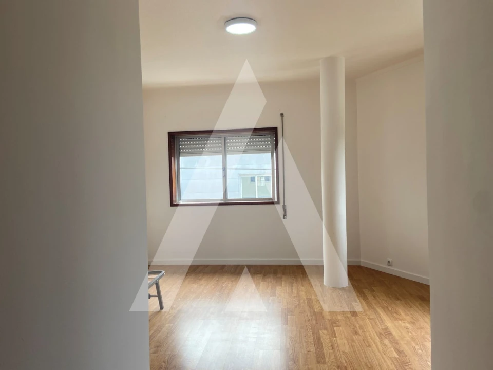 Apartamento T3 para Venda em Covões e Camarneira Foto 17