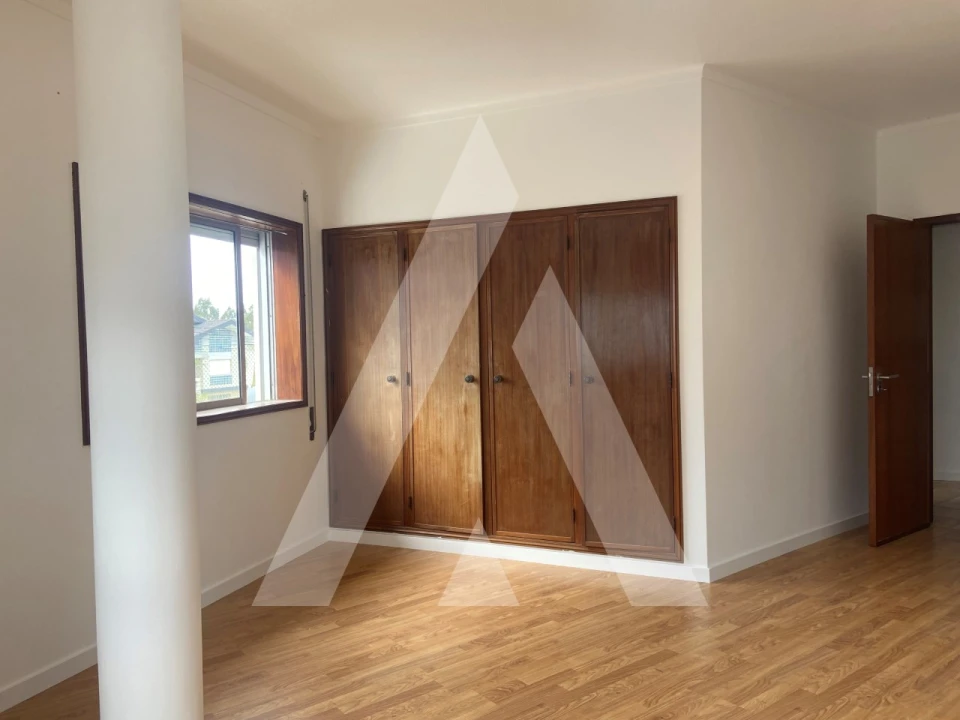 Apartamento T3 para Venda em Covões e Camarneira Foto 21