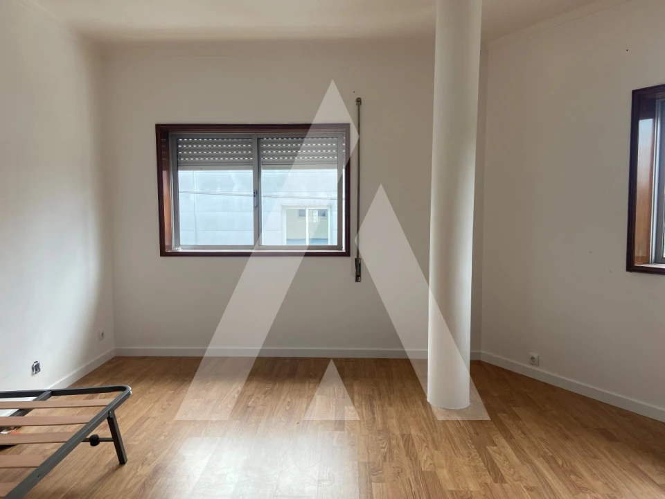 Apartamento T3 para Venda em Covões e Camarneira Foto 24