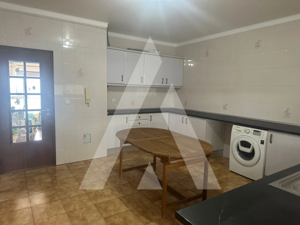 Apartamento T3 para Venda em Covões e Camarneira Foto 7