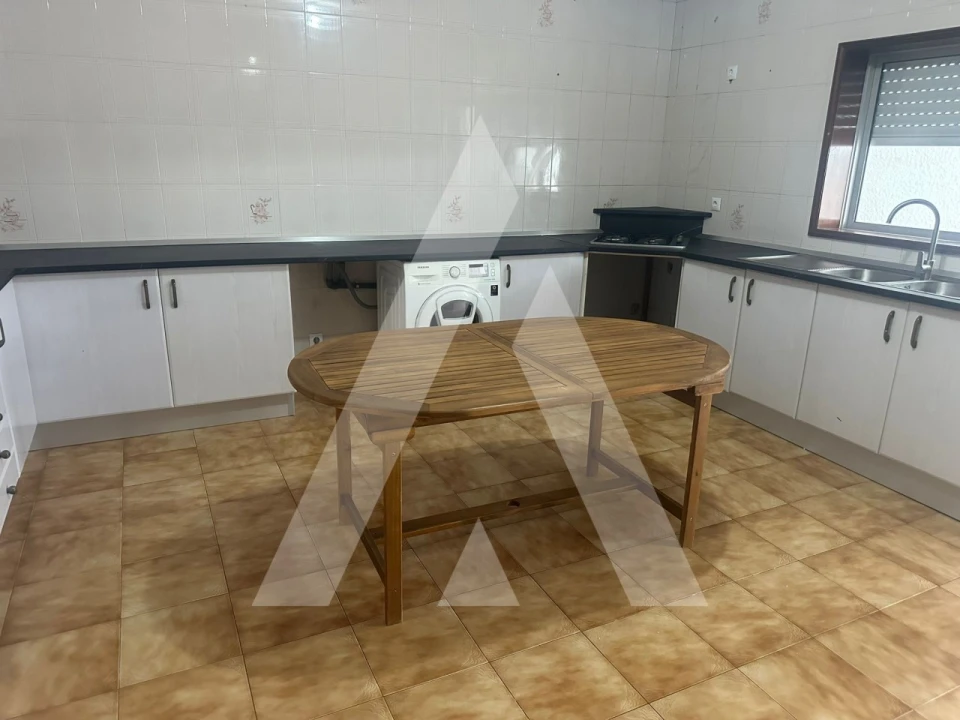 Apartamento T3 para Venda em Covões e Camarneira Foto 6