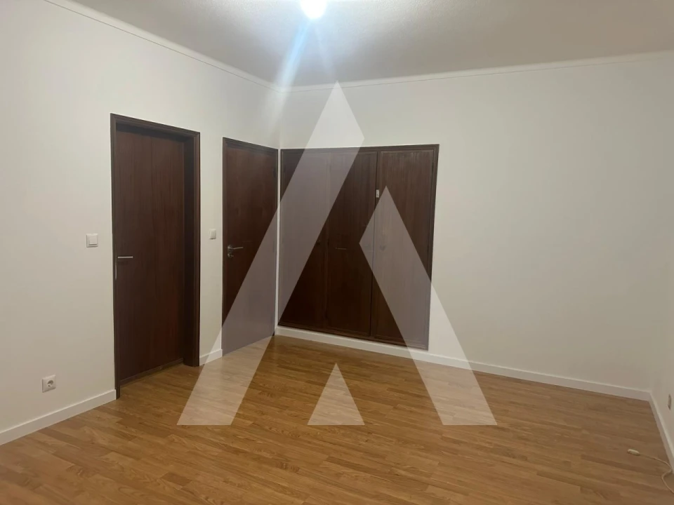 Apartamento T3 para Venda em Covões e Camarneira Foto 28