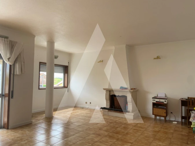 Apartamento T3 para Venda em Covões e Camarneira Foto 1