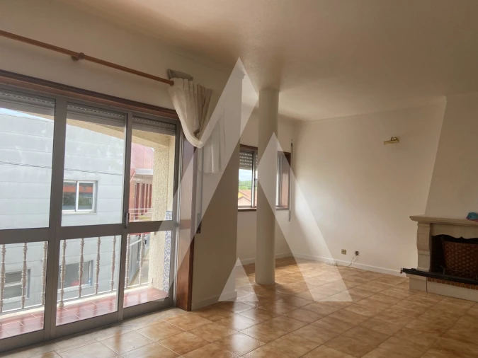 Apartamento T3 para Venda em Covões e Camarneira Foto 3