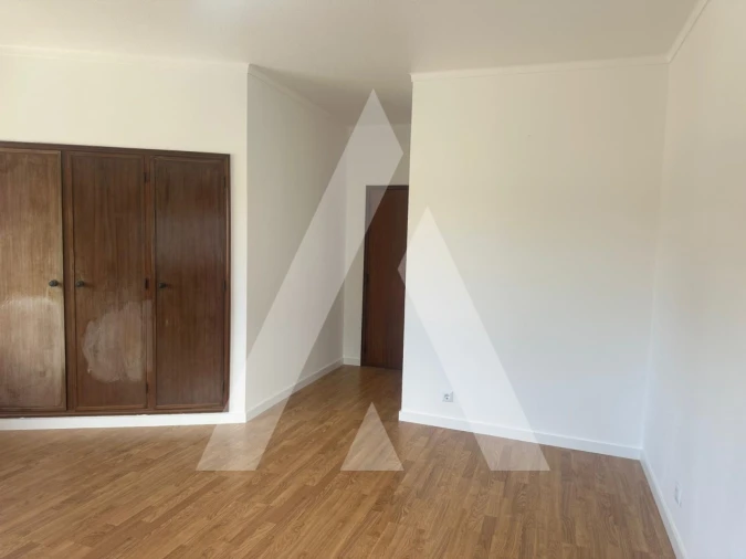 Apartamento T3 para Venda em Covões e Camarneira Foto 22