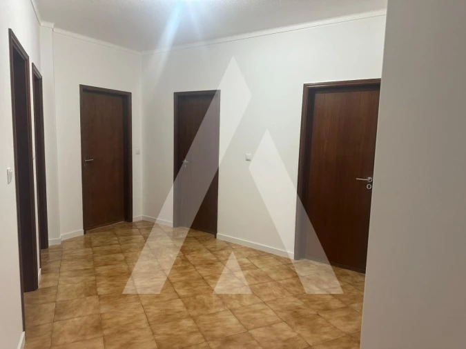 Apartamento T3 para Venda em Covões e Camarneira Foto 8
