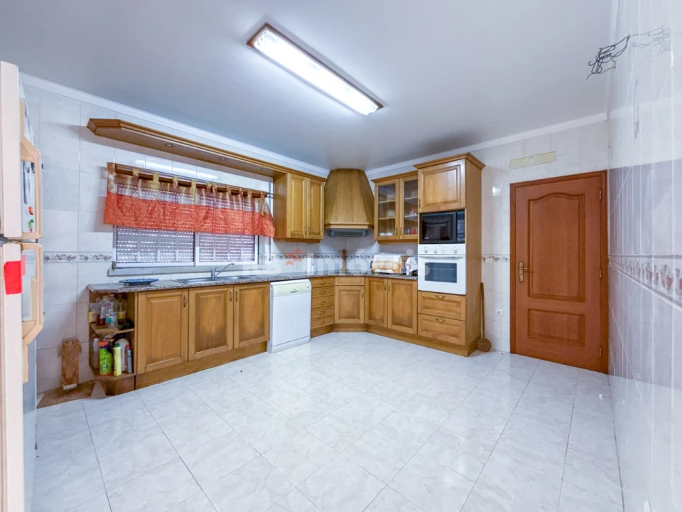 Moradia T4 para Venda em Mira de Aire Foto 8