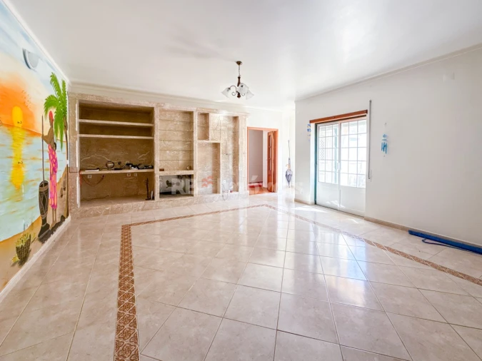 Moradia T4 para Venda em Mira de Aire Foto 3