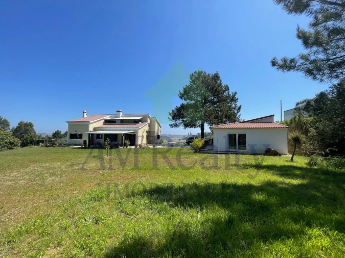 Moradia T4 para Venda em A dos Negros Foto 2