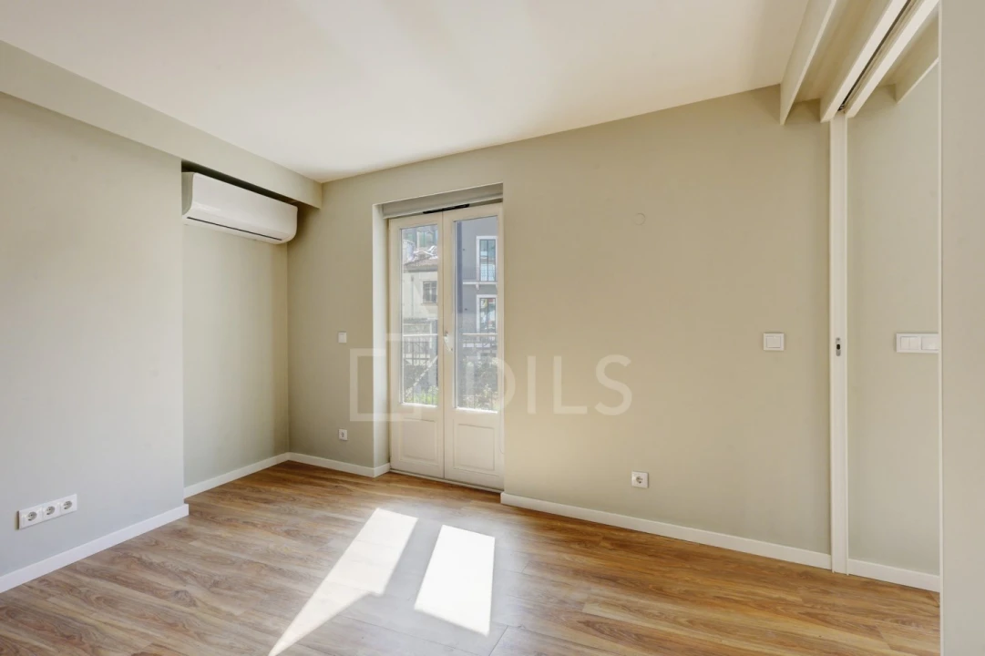 Apartamento T1 para Venda em Santo António Foto 10