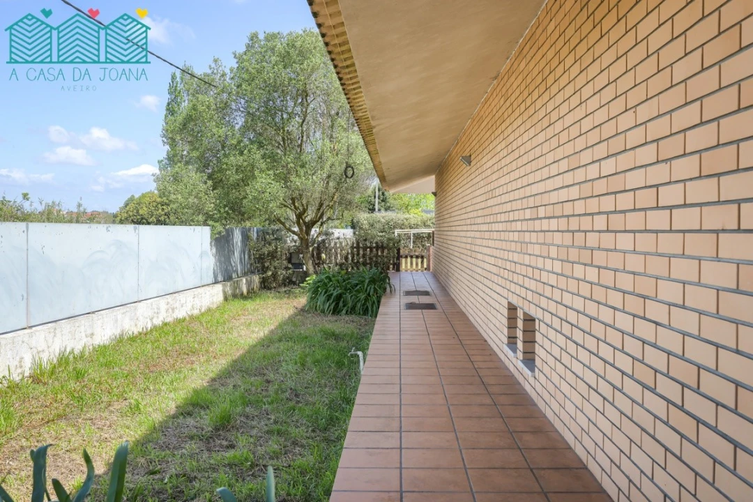 Moradia T5 para Venda em Aradas Foto 66