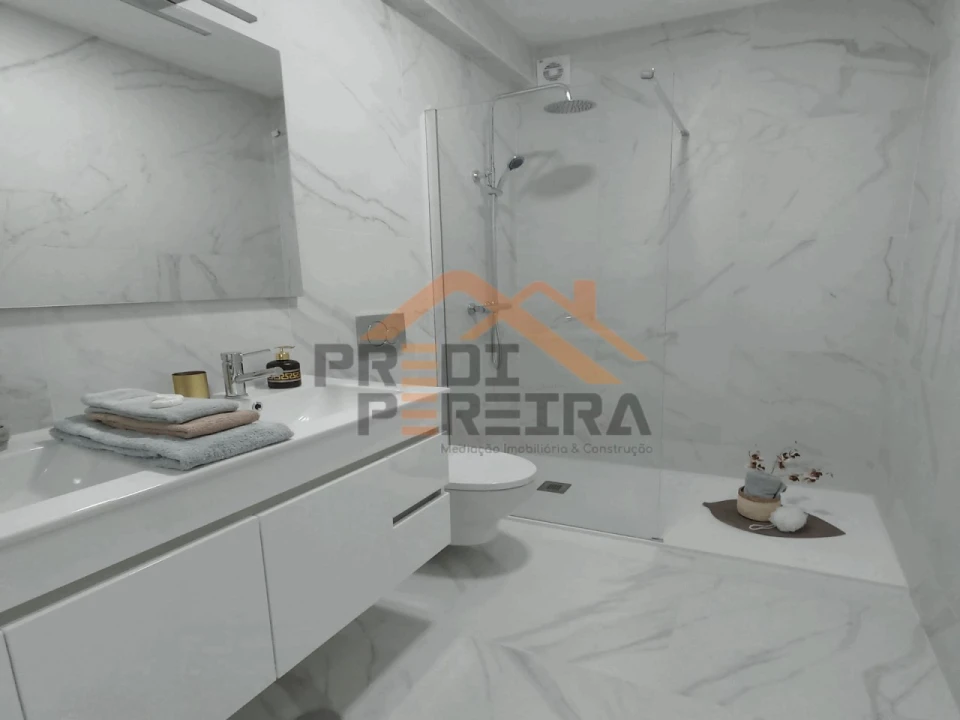 Apartamento T3 para Venda em Benfica Foto 17
