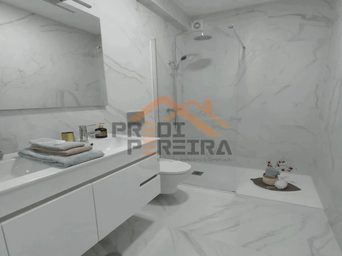 Apartamento T3 para Venda em Benfica Foto 17