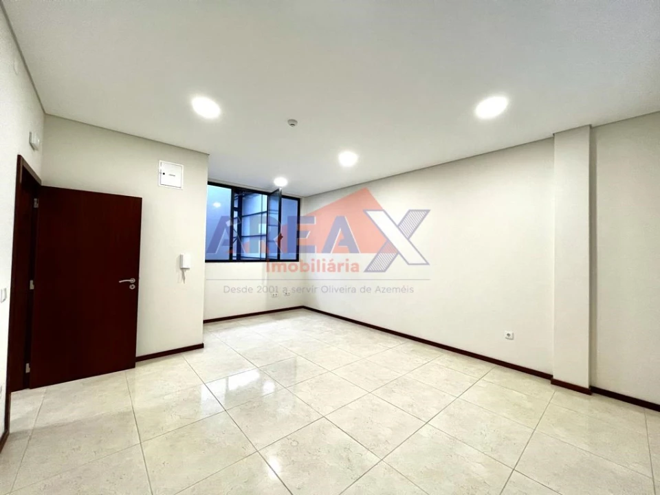 Armazém para Arrendamento em Carregosa Foto 10