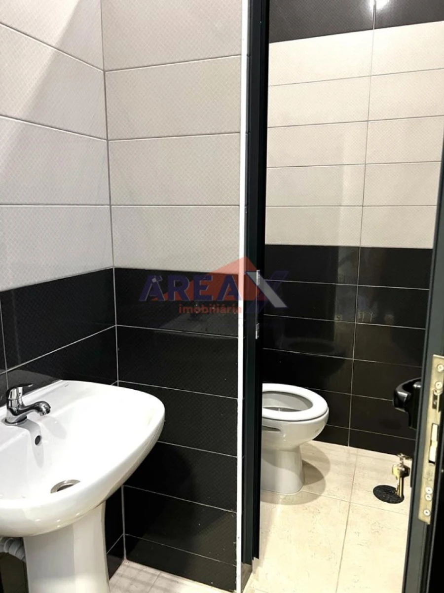 Armazém para Arrendamento em Carregosa Foto 4