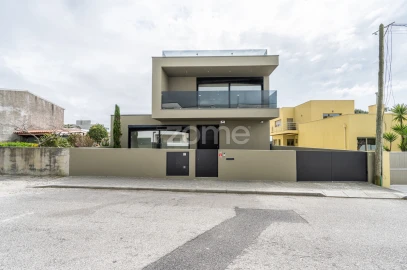 Moradia T3 para Venda em Madalena
