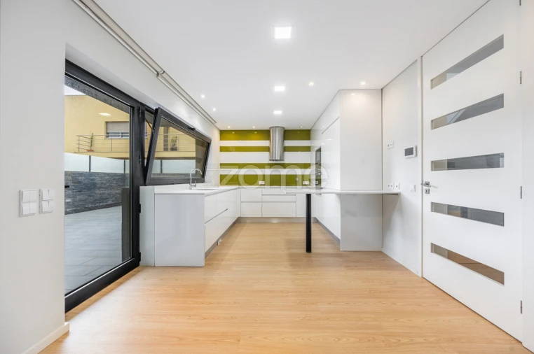 Moradia T3 para Venda em Madalena Foto 28