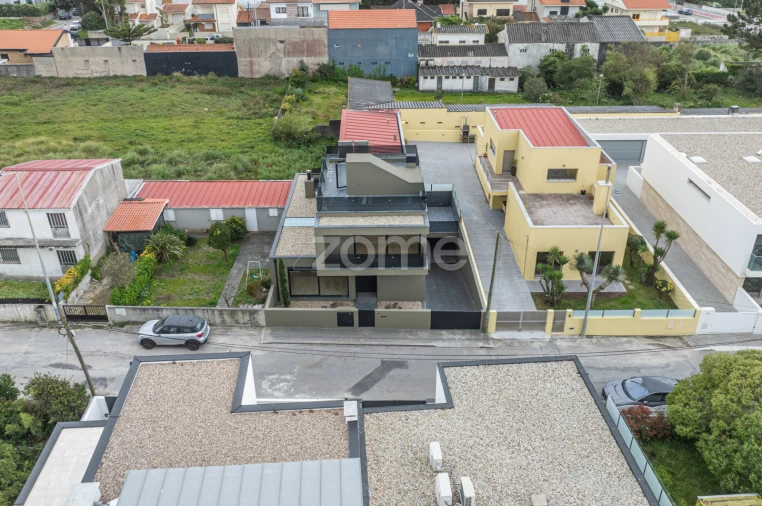 Moradia T3 para Venda em Madalena Foto 8