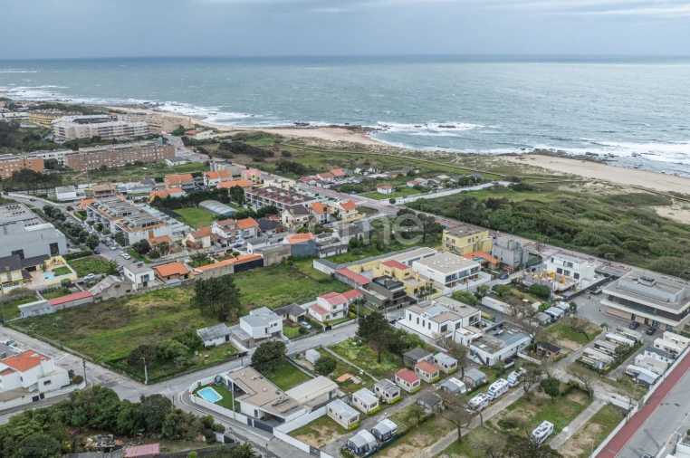 Moradia T3 para Venda em Madalena Foto 16