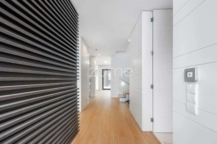 Moradia T3 para Venda em Madalena Foto 18