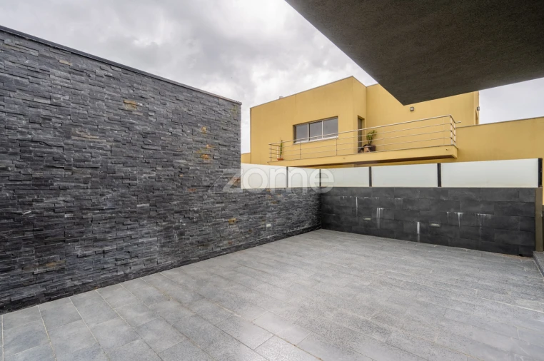 Moradia T3 para Venda em Madalena Foto 26