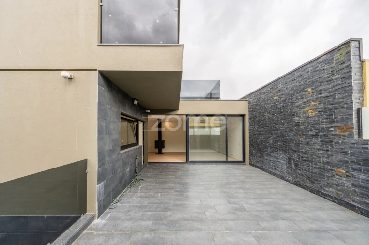 Moradia T3 para Venda em Madalena Foto 27