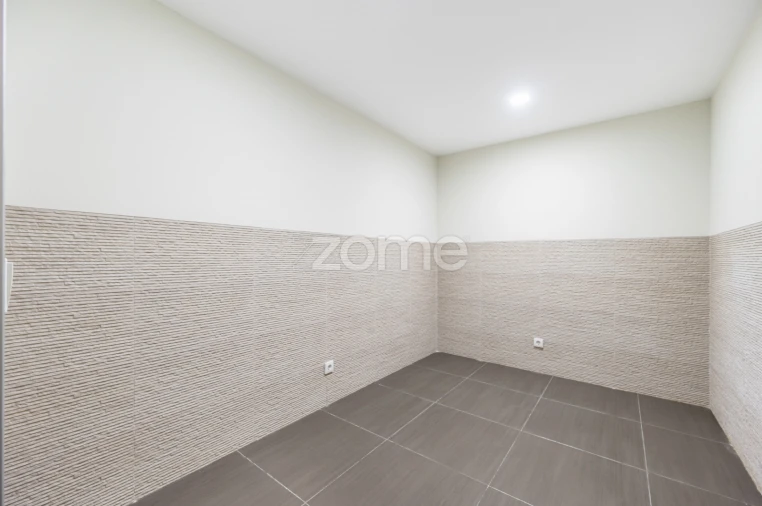 Moradia T3 para Venda em Madalena Foto 32