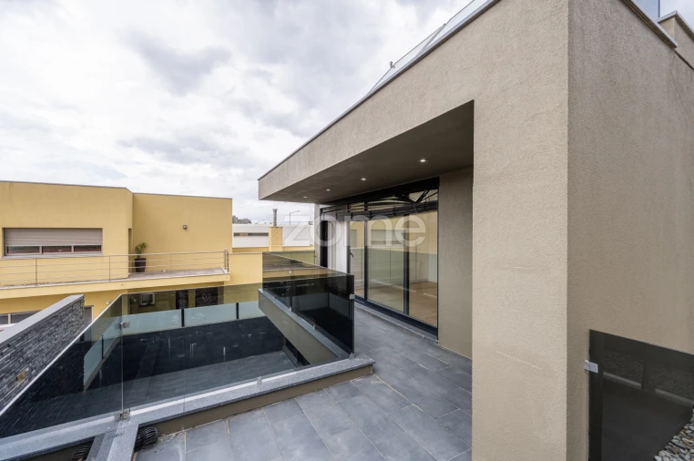 Moradia T3 para Venda em Madalena Foto 43