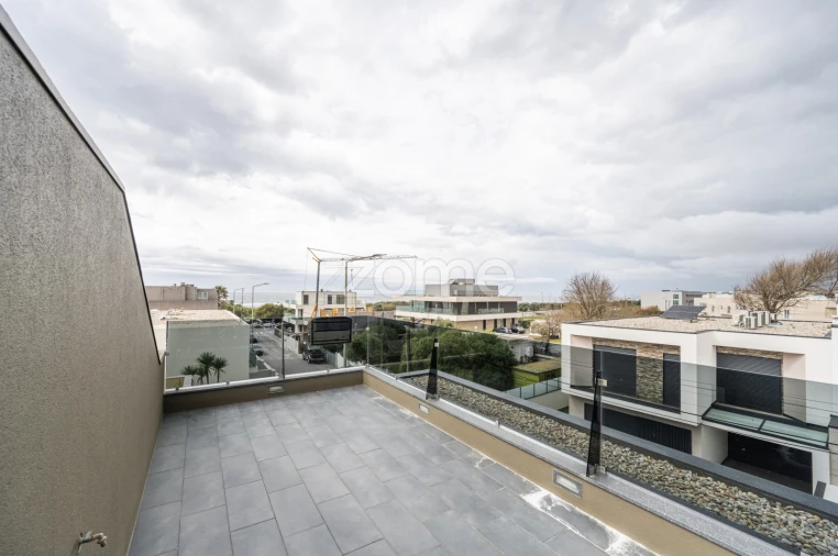 Moradia T3 para Venda em Madalena Foto 48