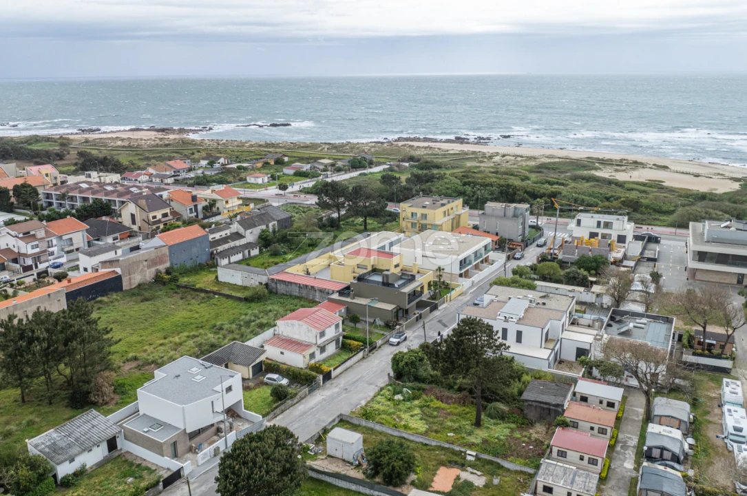 Moradia T3 para Venda em Madalena Foto 5