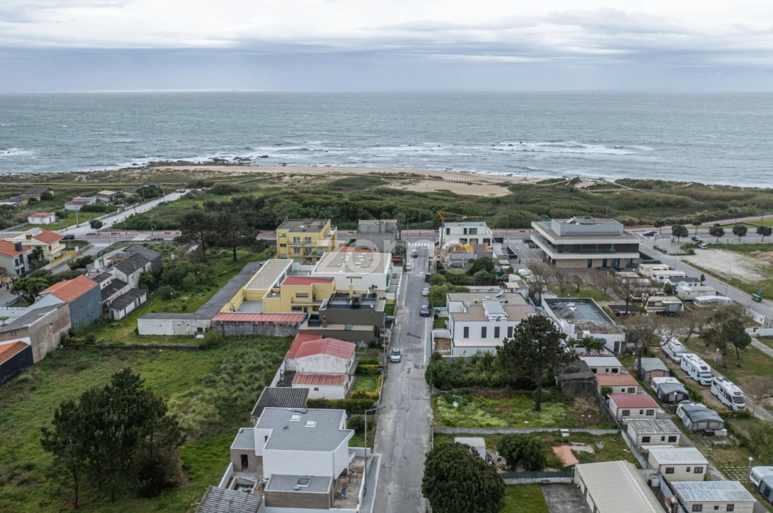 Moradia T3 para Venda em Madalena Foto 7