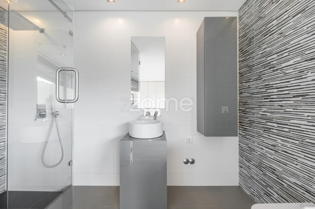 Moradia T3 para Venda em Madalena Foto 44