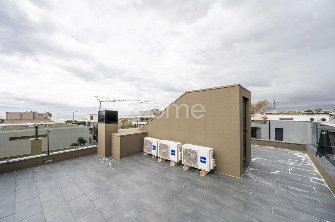 Moradia T3 para Venda em Madalena Foto 47