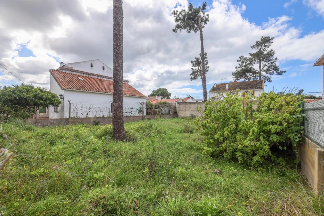 Terreno para Venda em Charneca de Caparica e Sobreda Foto 2