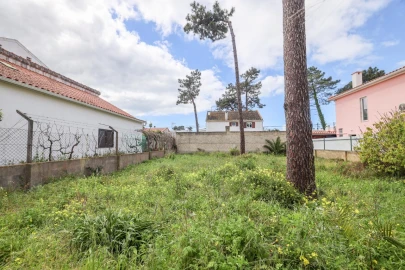 Terreno para Venda em Charneca de Caparica e Sobreda