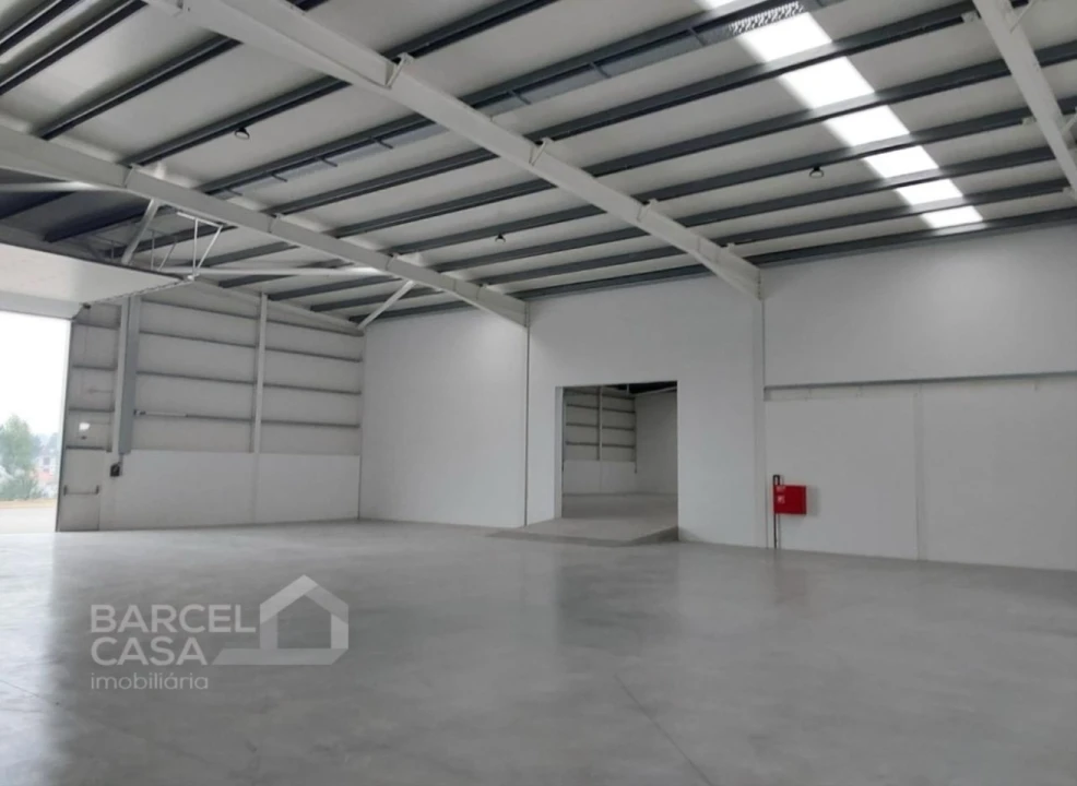 Armazém para Venda em Silveiros e Rio Covo (Santa Eulália) Foto 2