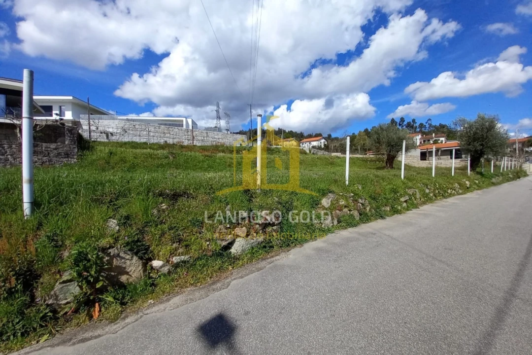 Terreno para Venda em Fonte Arcada e Oliveira Foto 2