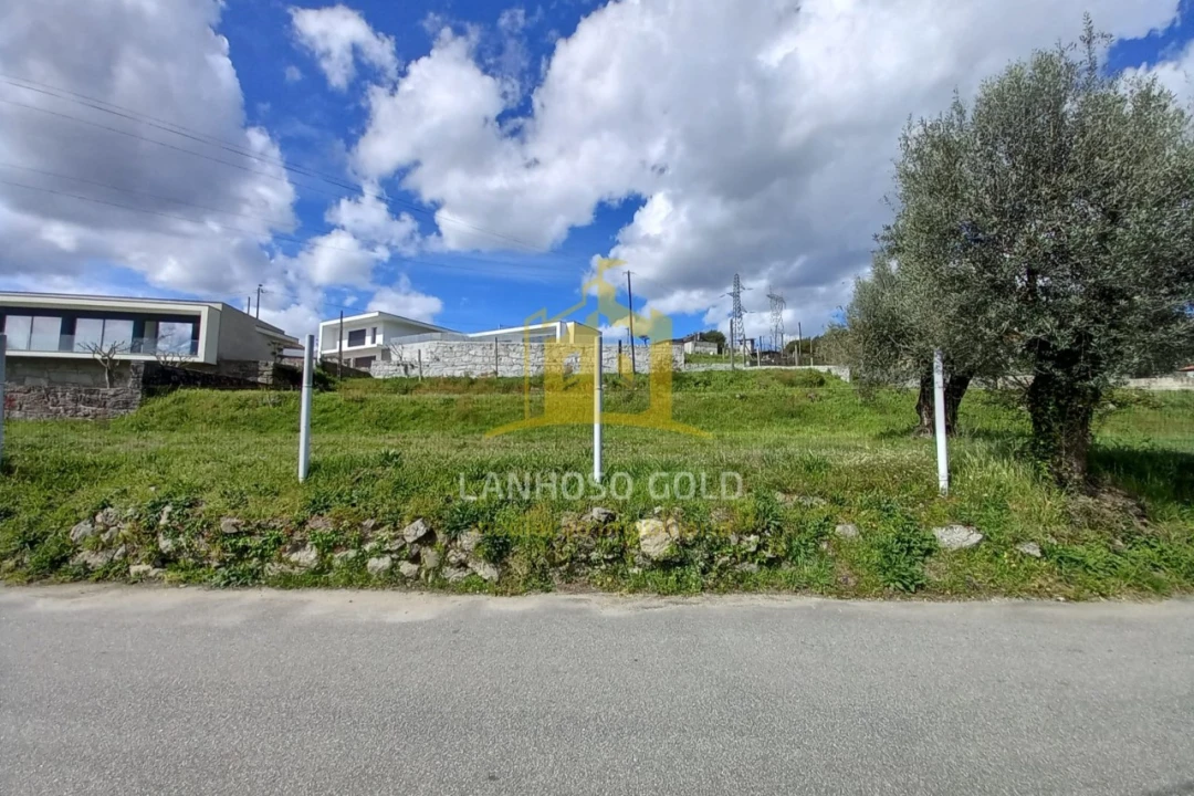 Terreno para Venda em Fonte Arcada e Oliveira Foto 1