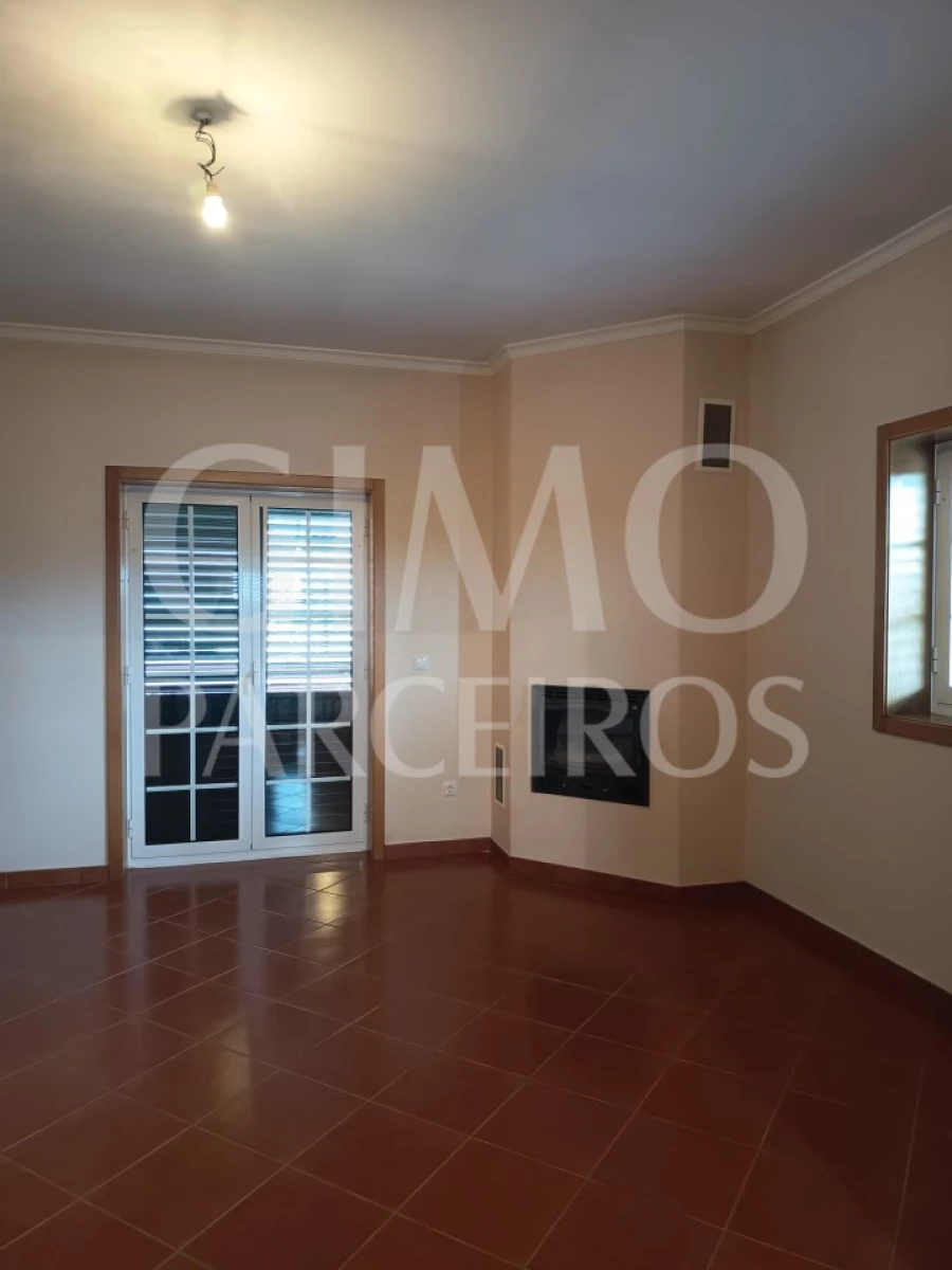 Moradia T3 para Venda em Oiã Foto 2