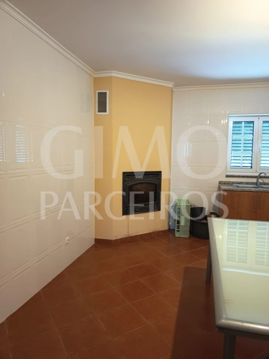 Moradia T3 para Venda em Oiã Foto 11