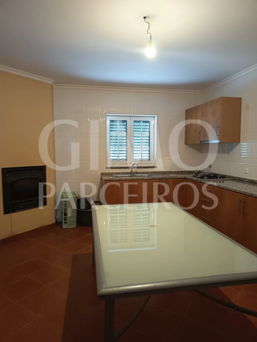 Moradia T3 para Venda em Oiã Foto 12