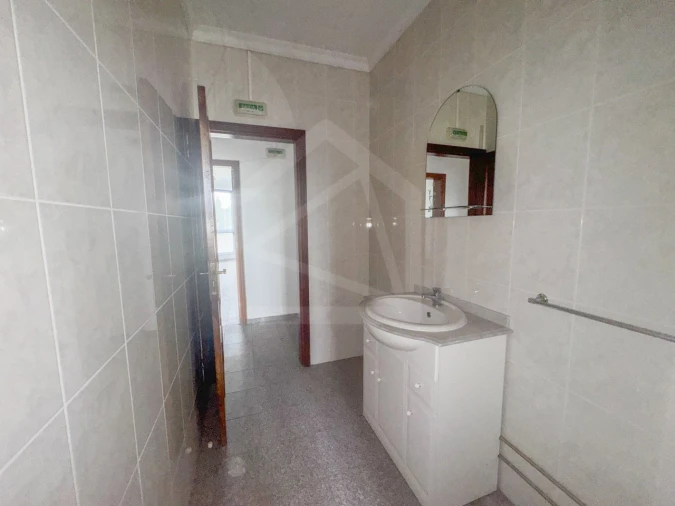 Armazém para Venda em Mangualde, Mesquitela e Cunha Alta Foto 8