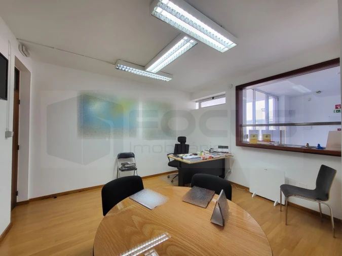 Armazém para Venda em Albergaria-A-Velha e Valmaior Foto 2