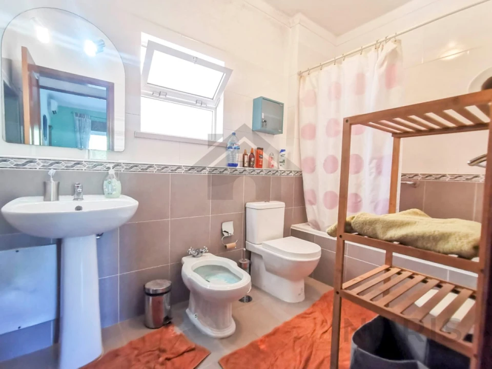 Apartamento T1 para Venda em Alvor Foto 7