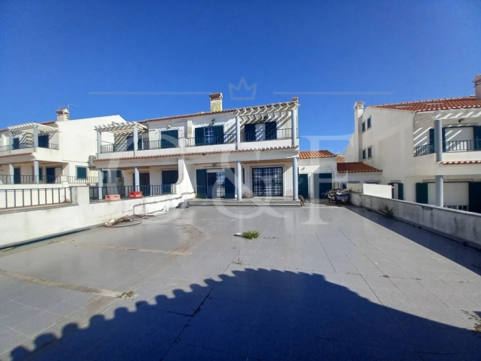 Moradia T4 para Venda em Santo Isidoro Foto 10